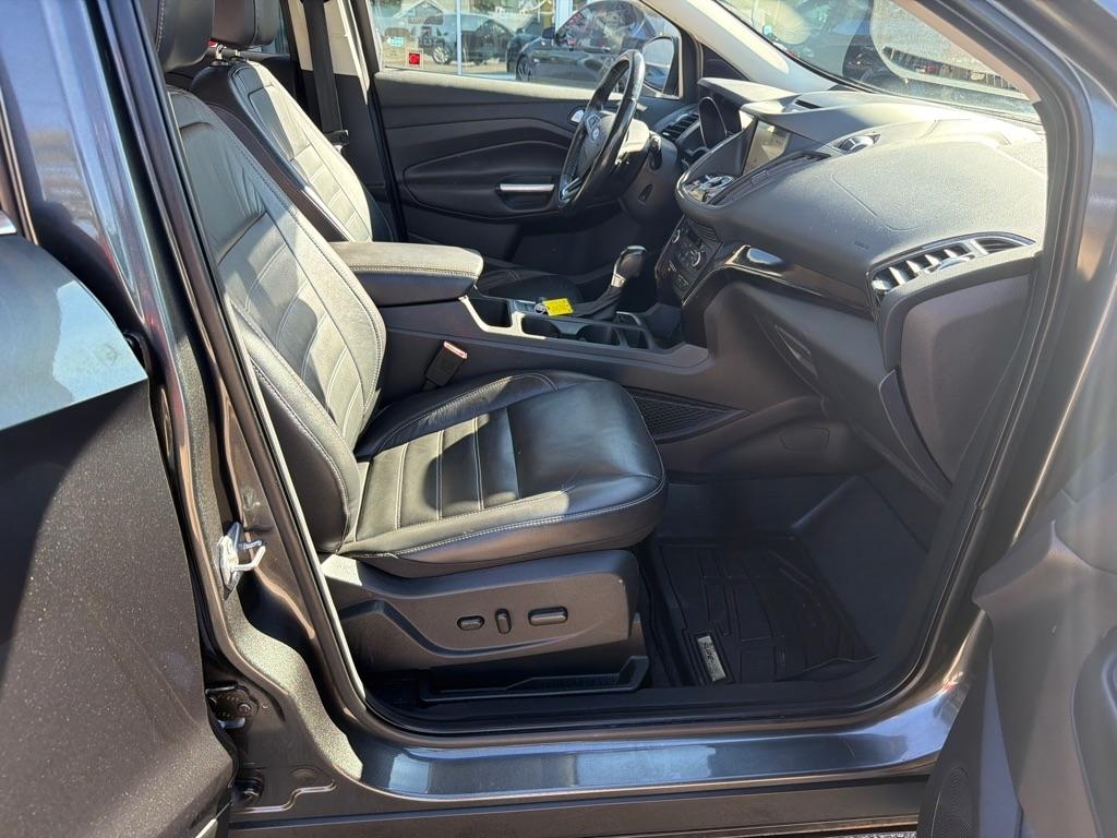 Ford Escape Titanium FWD 2017