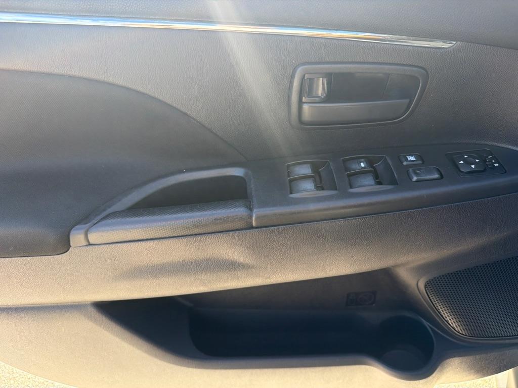 Mitsubishi Outlander Sport 2WD 4dr Man ES 2013