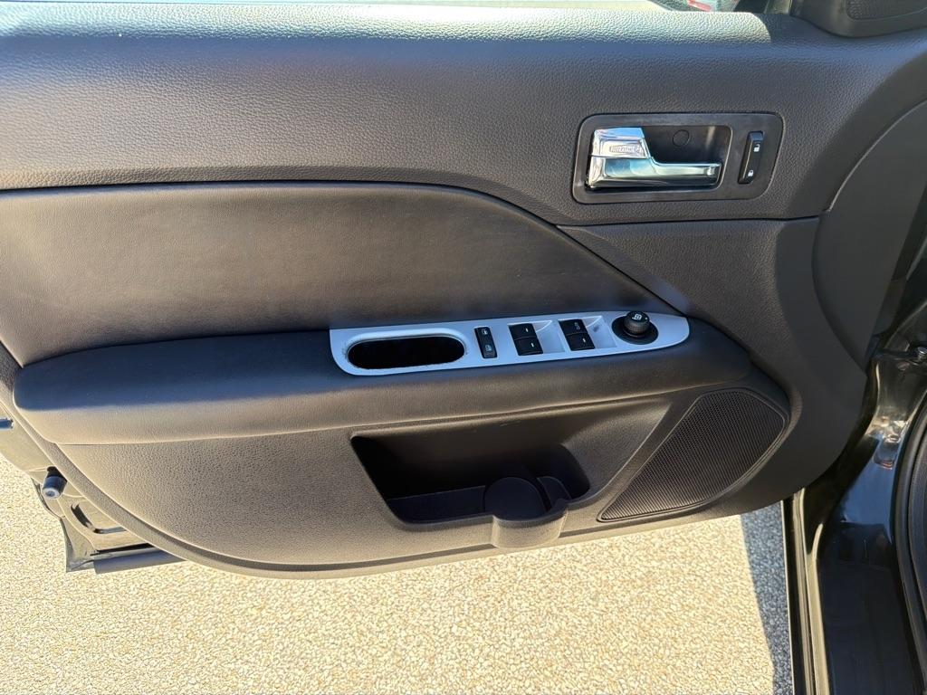 Mercury Milan 4dr Sdn Premier FWD 2010