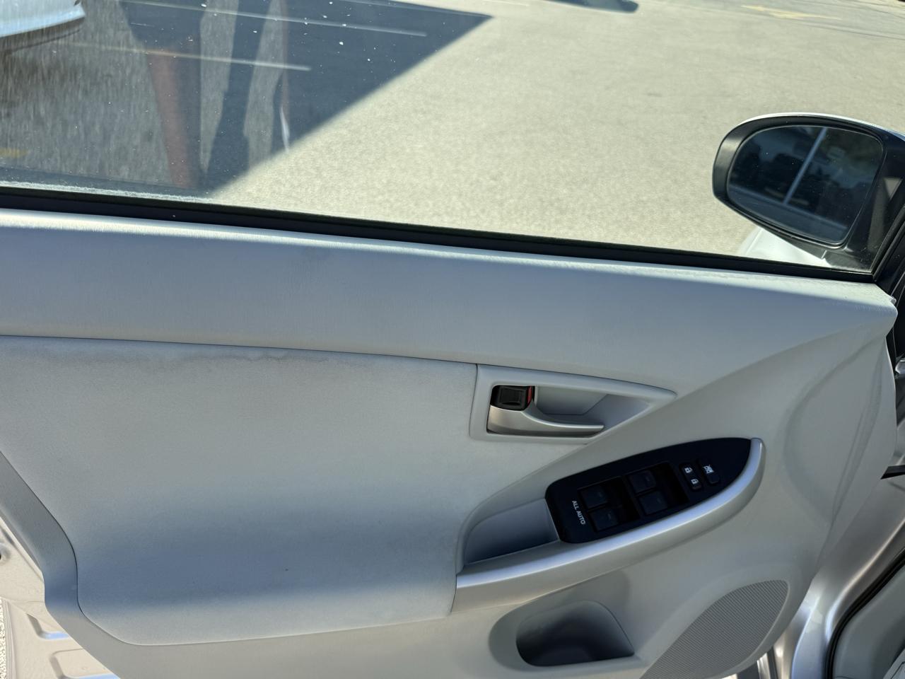 Toyota Prius 5dr HB Three (Natl) 2012