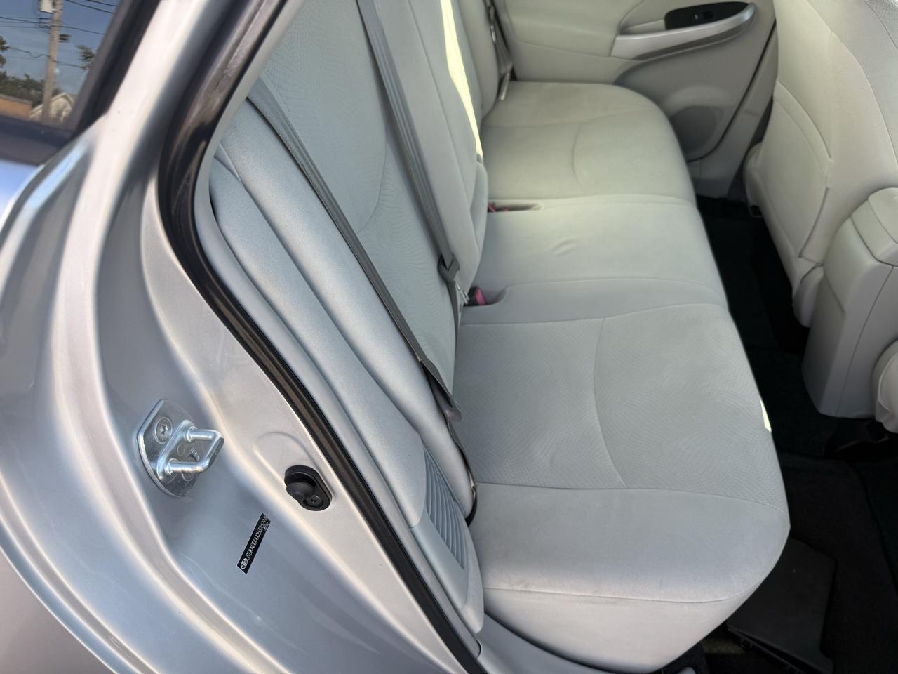 Toyota Prius 5dr HB Three (Natl) 2012