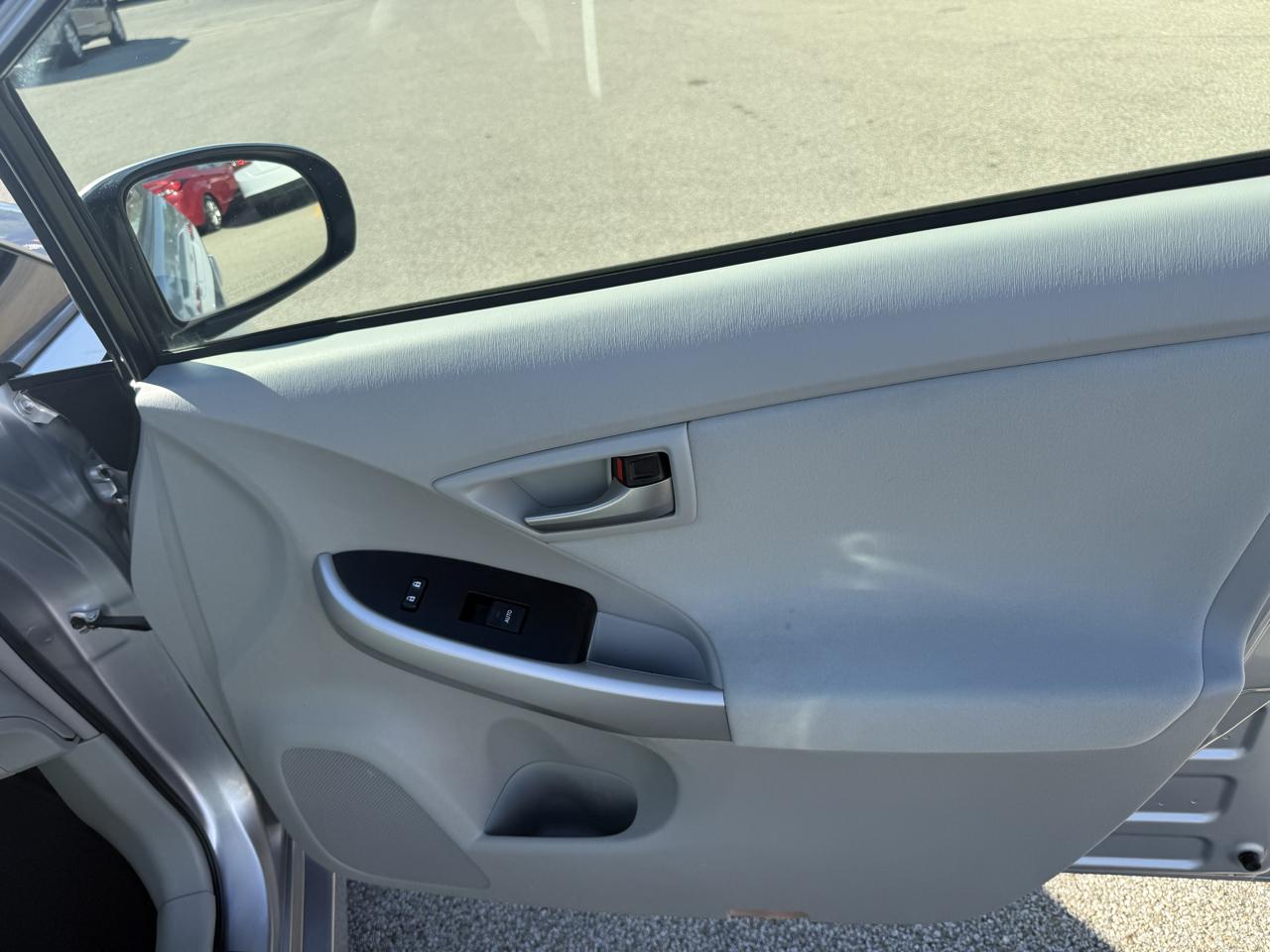 Toyota Prius 5dr HB Three (Natl) 2012