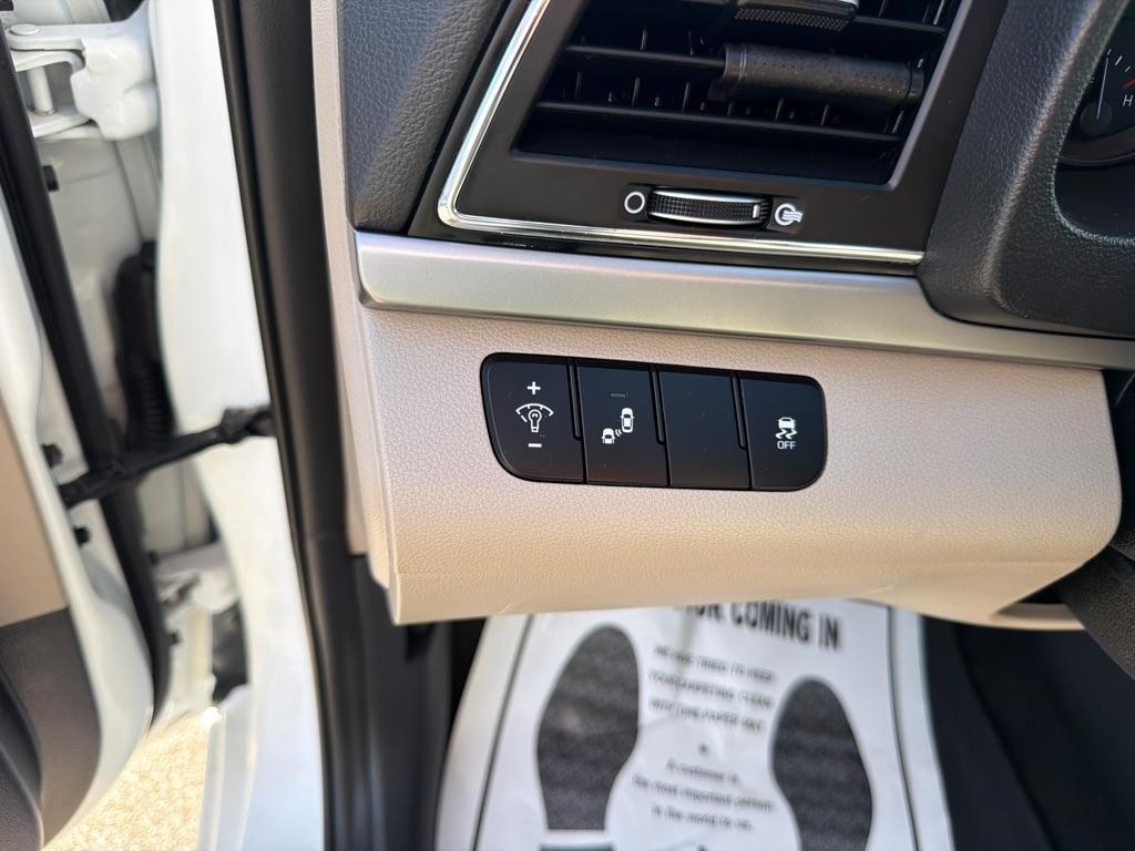 Hyundai Elantra Value Edition 2.0L Auto (Alabama) 2017