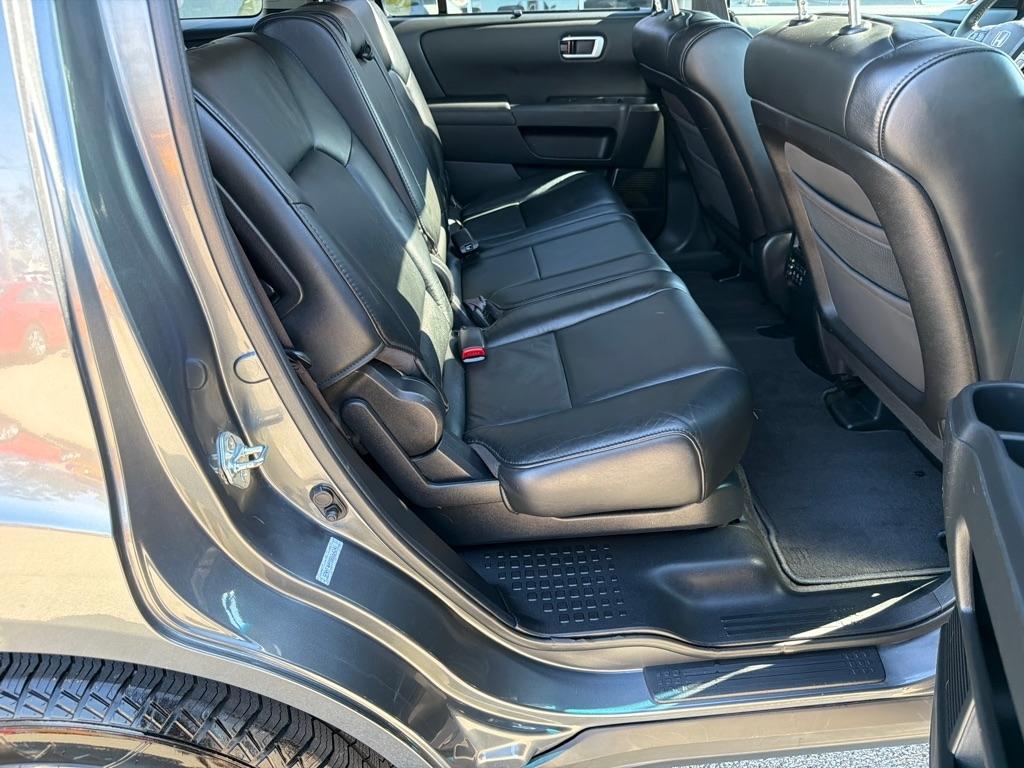 Honda Pilot 4WD 4dr Touring w/RES & Navi 2011