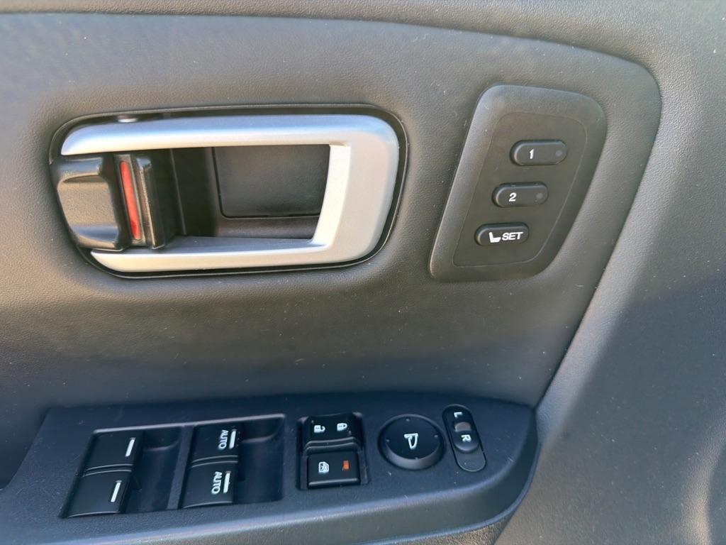 Honda Pilot 4WD 4dr Touring w/RES & Navi 2011