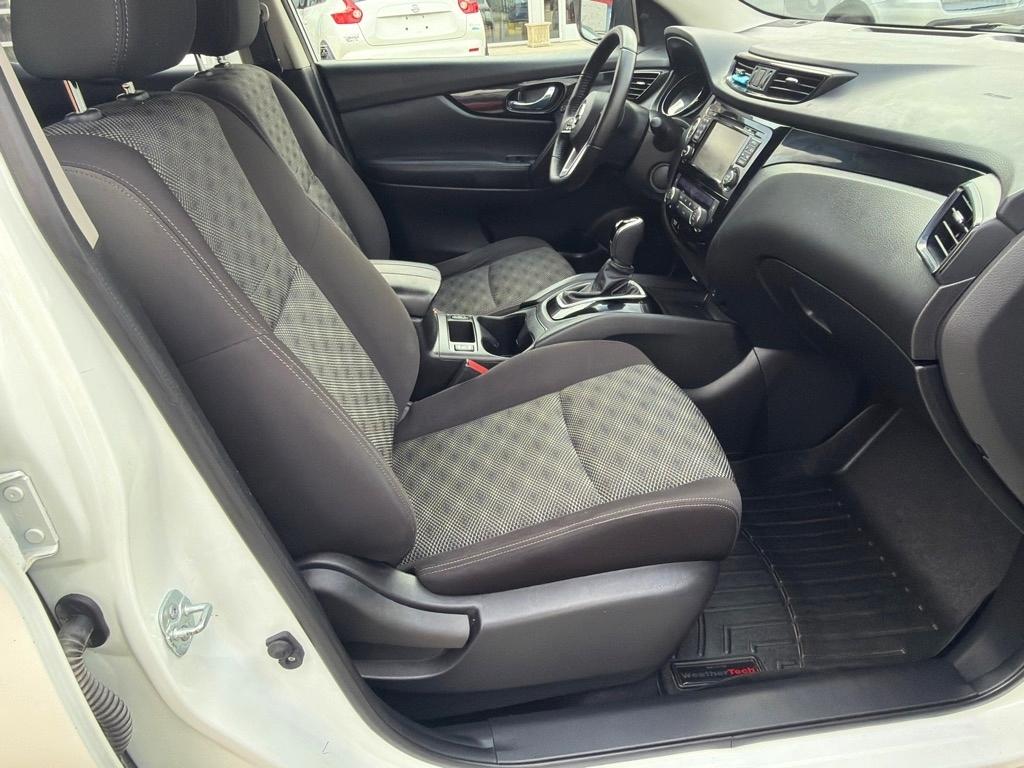 Nissan Rogue Sport FWD SV 2017