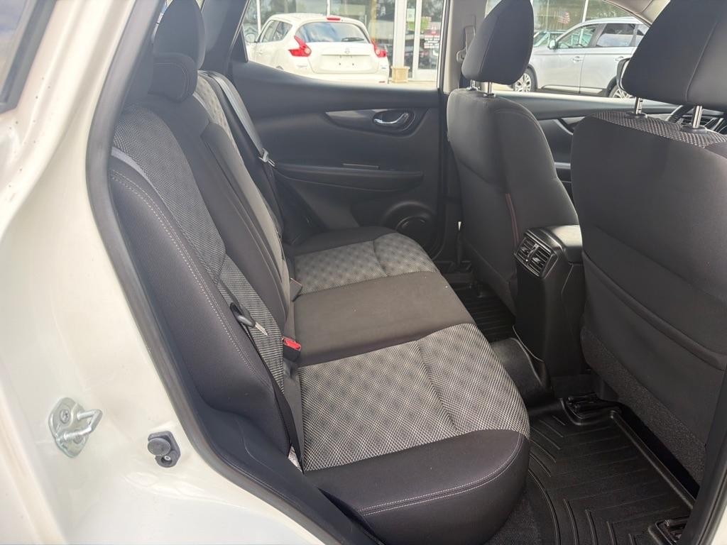 Nissan Rogue Sport FWD SV 2017