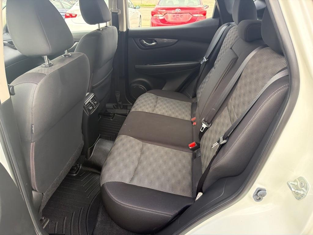 Nissan Rogue Sport FWD SV 2017