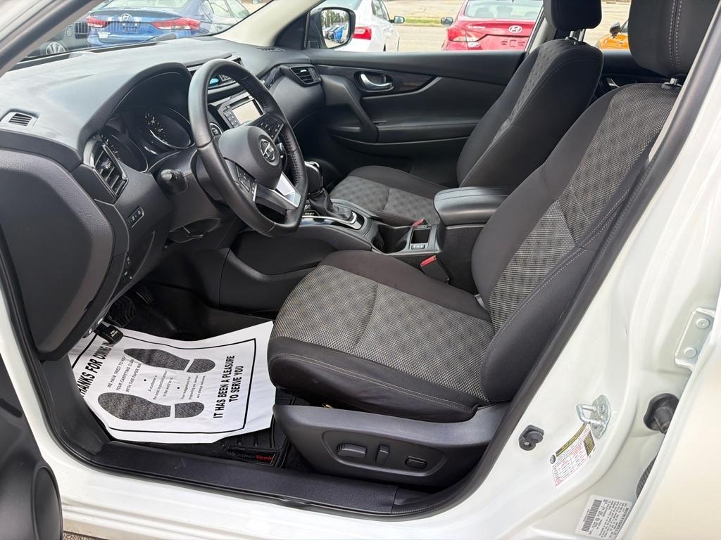 Nissan Rogue Sport FWD SV 2017