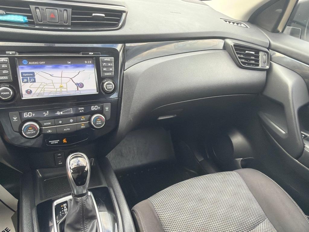 Nissan Rogue Sport FWD SV 2017
