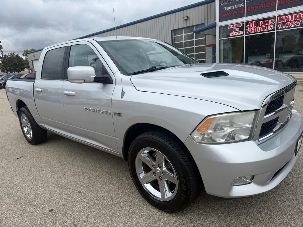 RAM 1500 2WD Crew Cab 140.5" Sport 2012