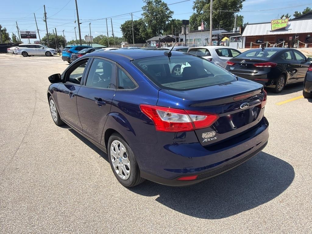 Ford Focus 4dr Sdn SE 2012