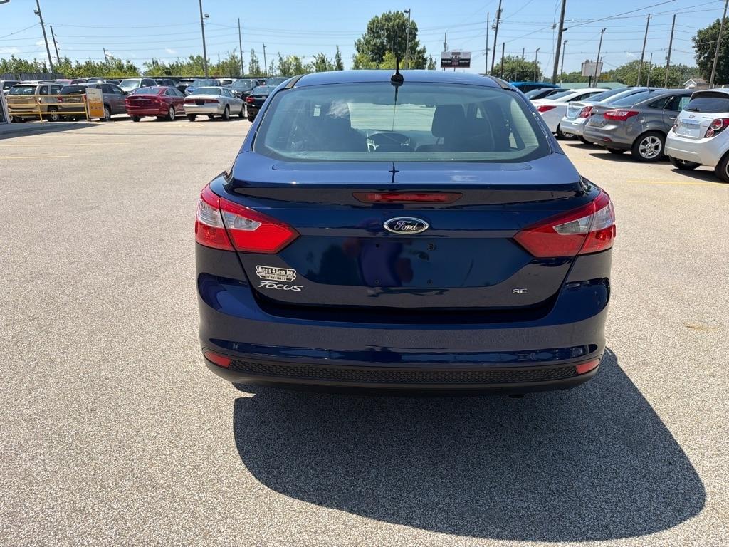 Ford Focus 4dr Sdn SE 2012