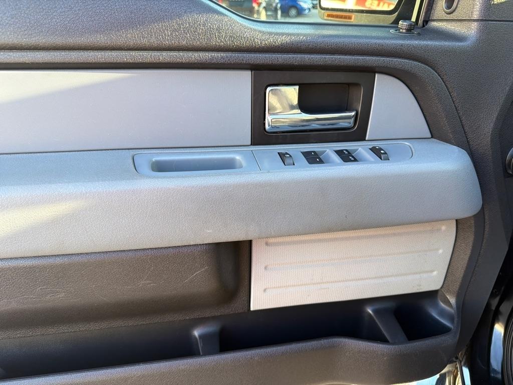 Ford F-150 4WD SuperCrew 145" Platinum 2012