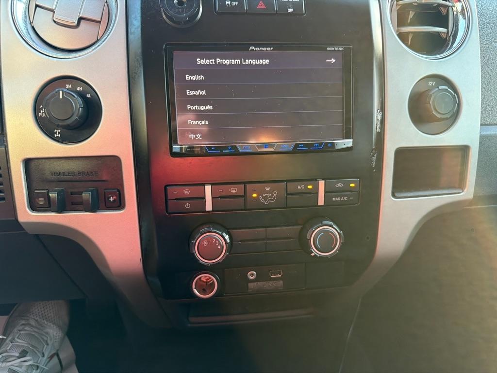 Ford F-150 4WD SuperCrew 145" Platinum 2012