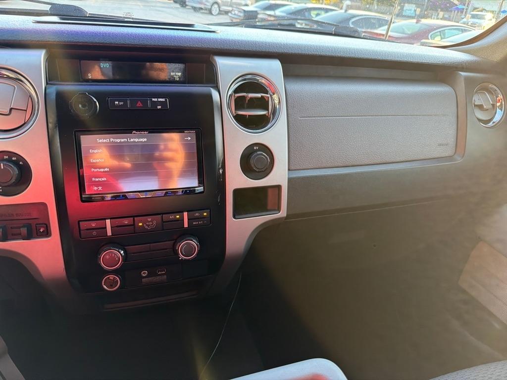 Ford F-150 4WD SuperCrew 145" Platinum 2012
