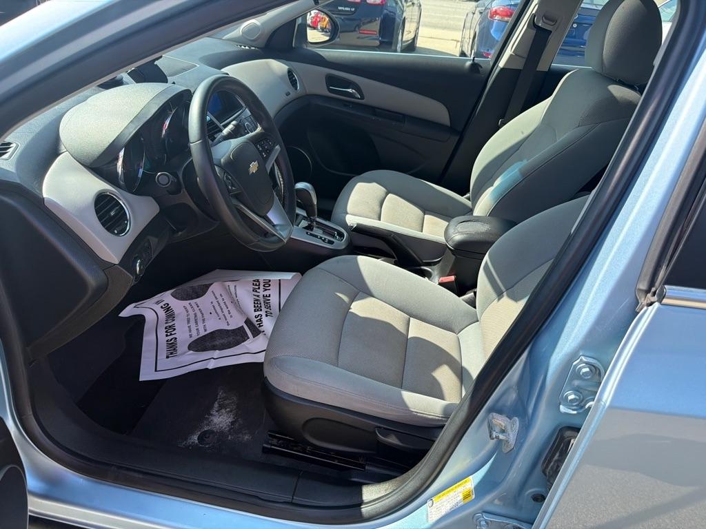 Chevrolet Cruze 4dr Sdn LT w/1LT 2012