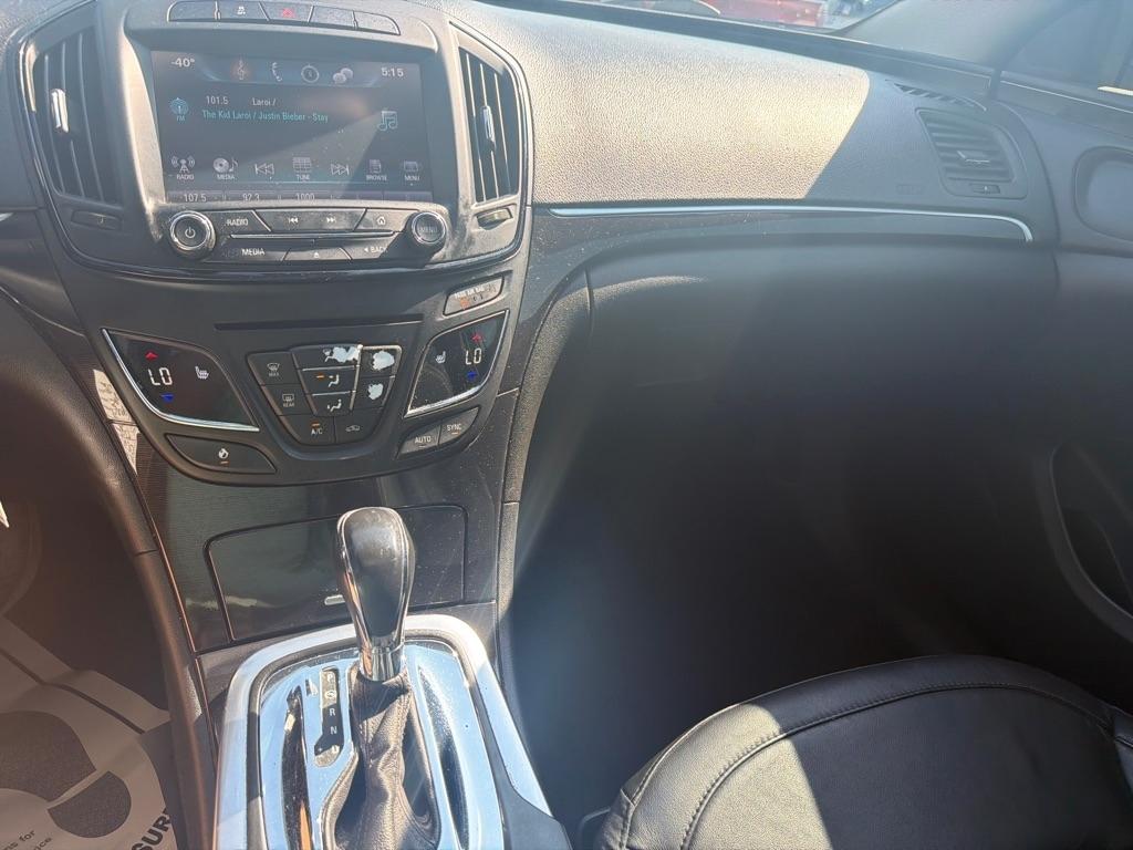 Buick Regal 4dr Sdn Sport Touring FWD 2017