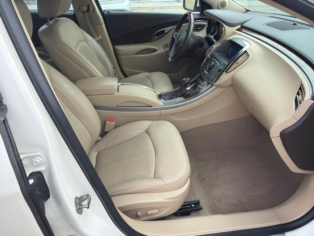 Buick LaCrosse 4dr Sdn CXL 3.0L FWD 2010