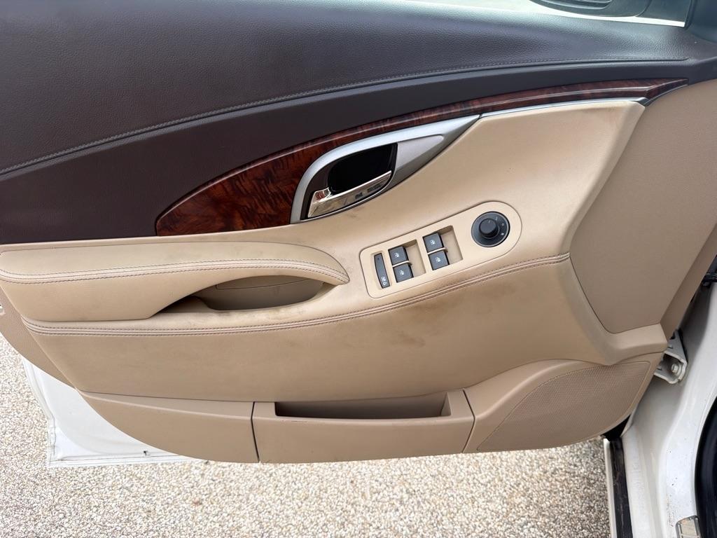 Buick LaCrosse 4dr Sdn CXL 3.0L FWD 2010