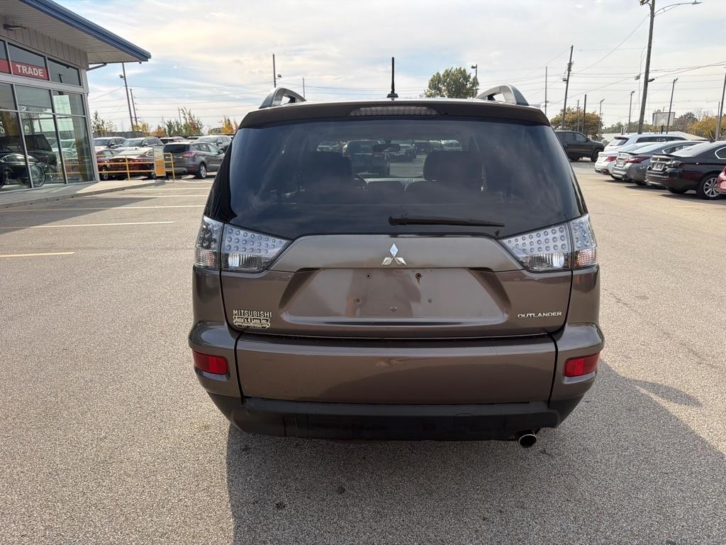 Mitsubishi Outlander 2WD 4dr SE 2011