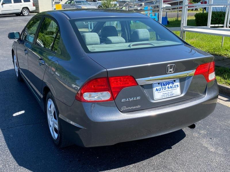 Honda Civic LX Sedan 5-Speed AT 2011