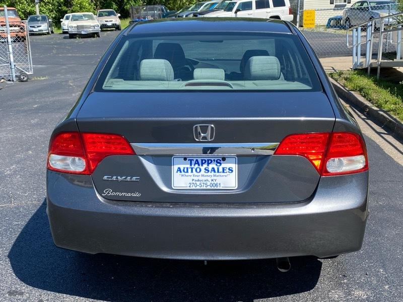 Honda Civic LX Sedan 5-Speed AT 2011