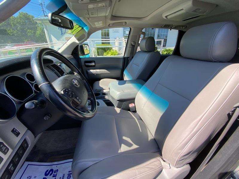 Toyota Sequoia Plantium 4WD 2008