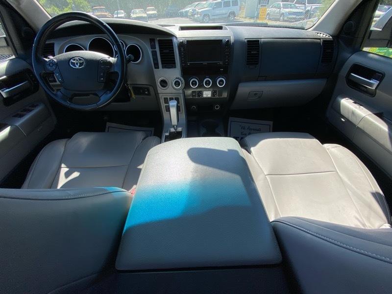Toyota Sequoia Plantium 4WD 2008