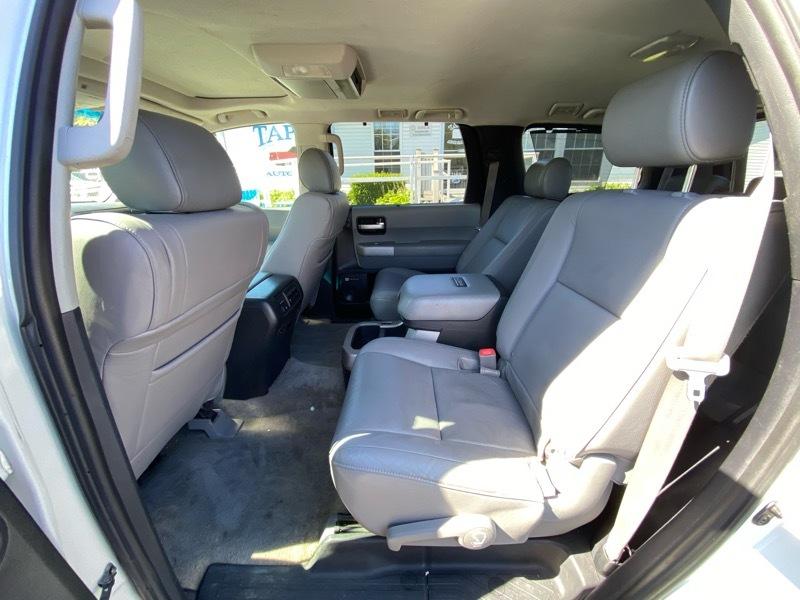 Toyota Sequoia Plantium 4WD 2008