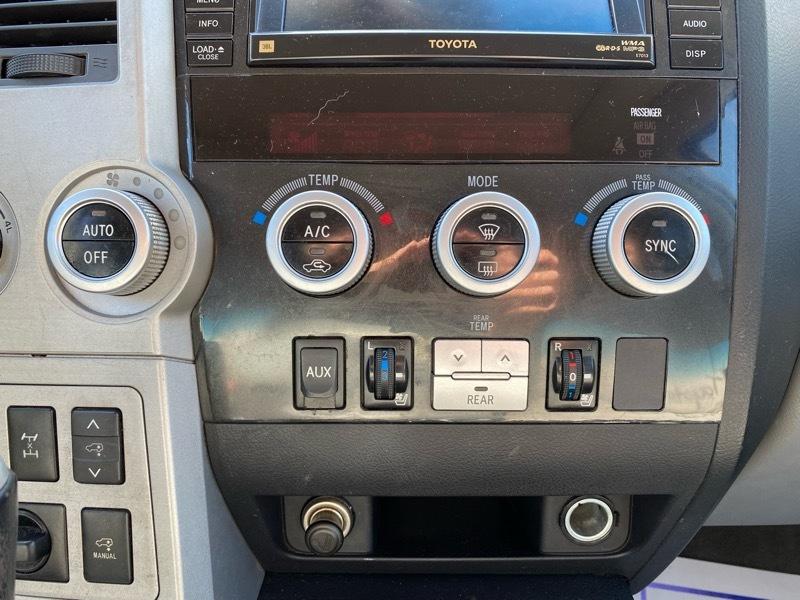 Toyota Sequoia Plantium 4WD 2008