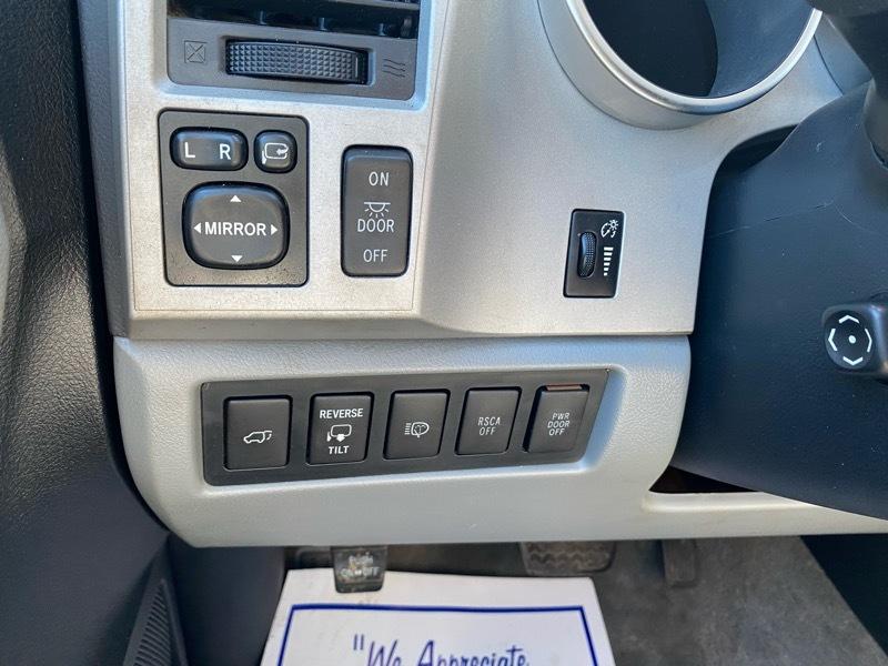 Toyota Sequoia Plantium 4WD 2008