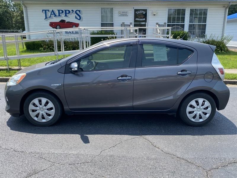 Toyota Prius c Four 2014