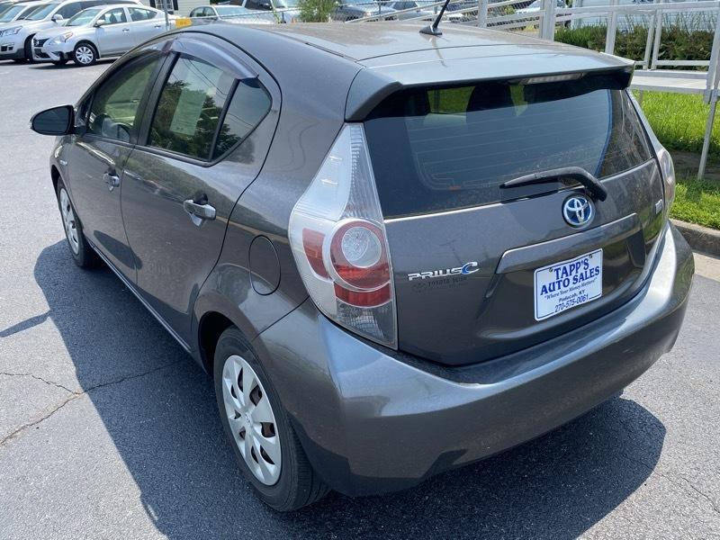 Toyota Prius c Four 2014