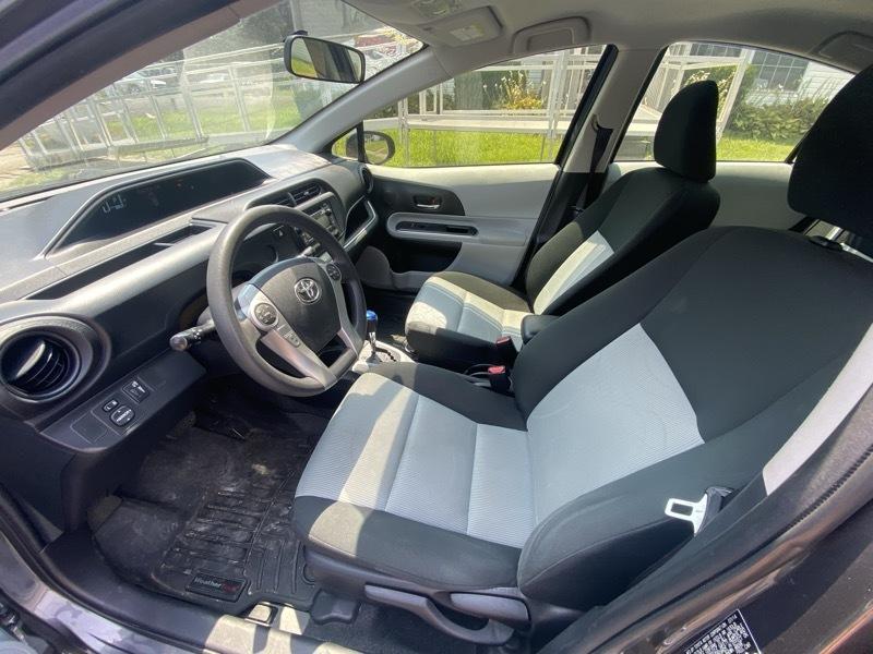 Toyota Prius c Four 2014
