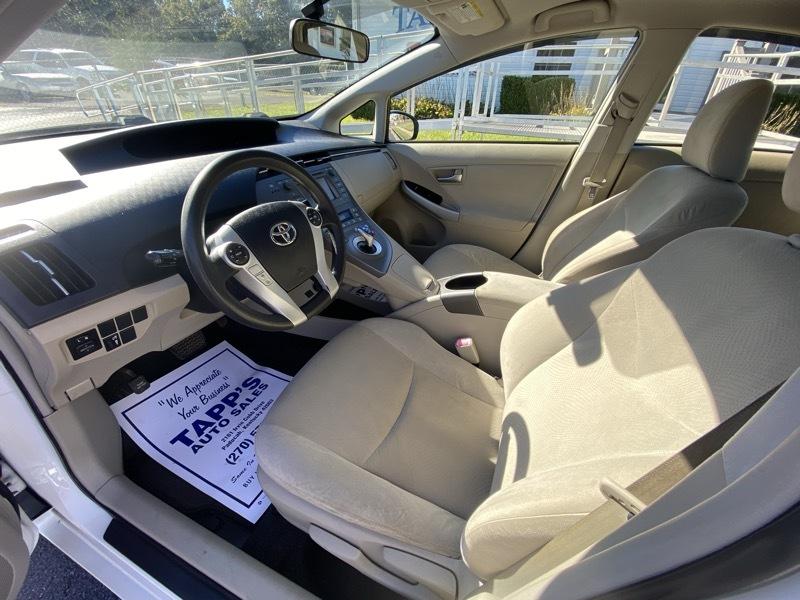 Toyota Prius Prius V 2012