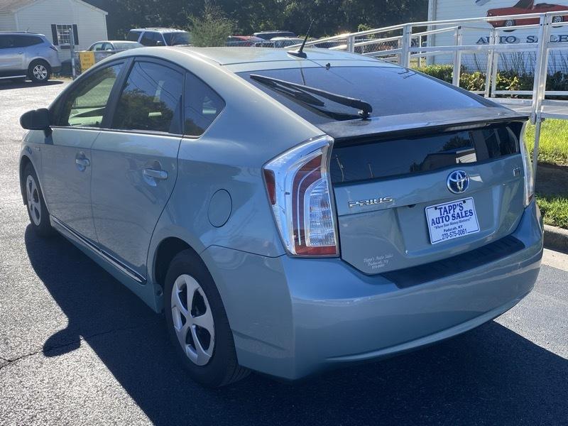 Toyota Prius Prius V 2012