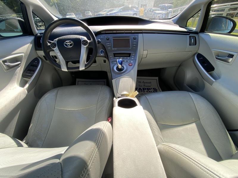 Toyota Prius Prius V 2012