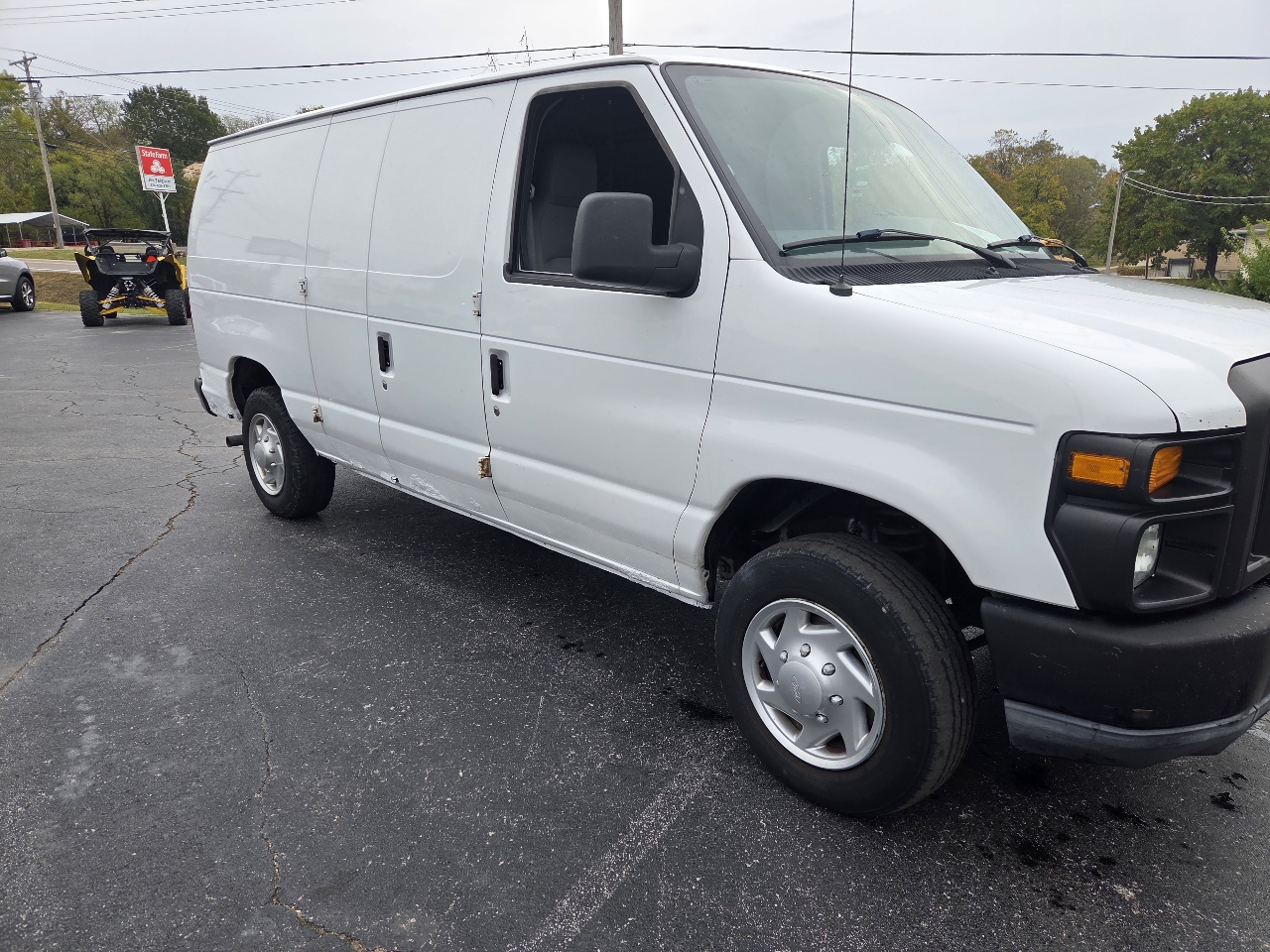 Ford Econoline E-150 2011 Ford Econoline E-150 2011