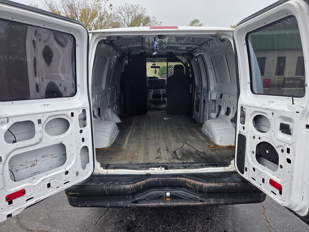 Ford Econoline E-150 2011 Ford Econoline E-150 2011