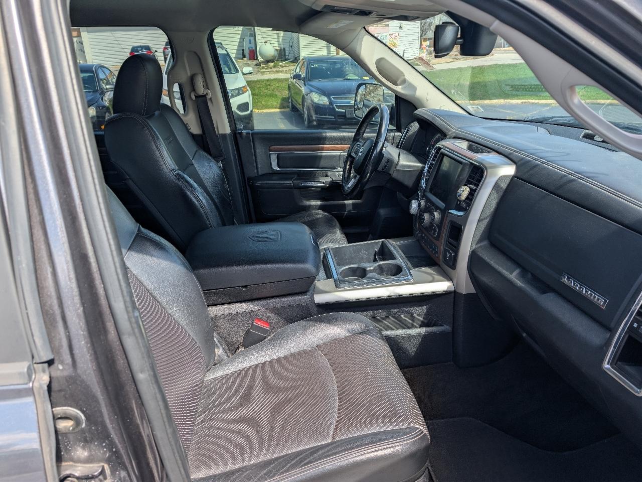 RAM 1500 Laramie Crew Cab LWB 4WD 2014