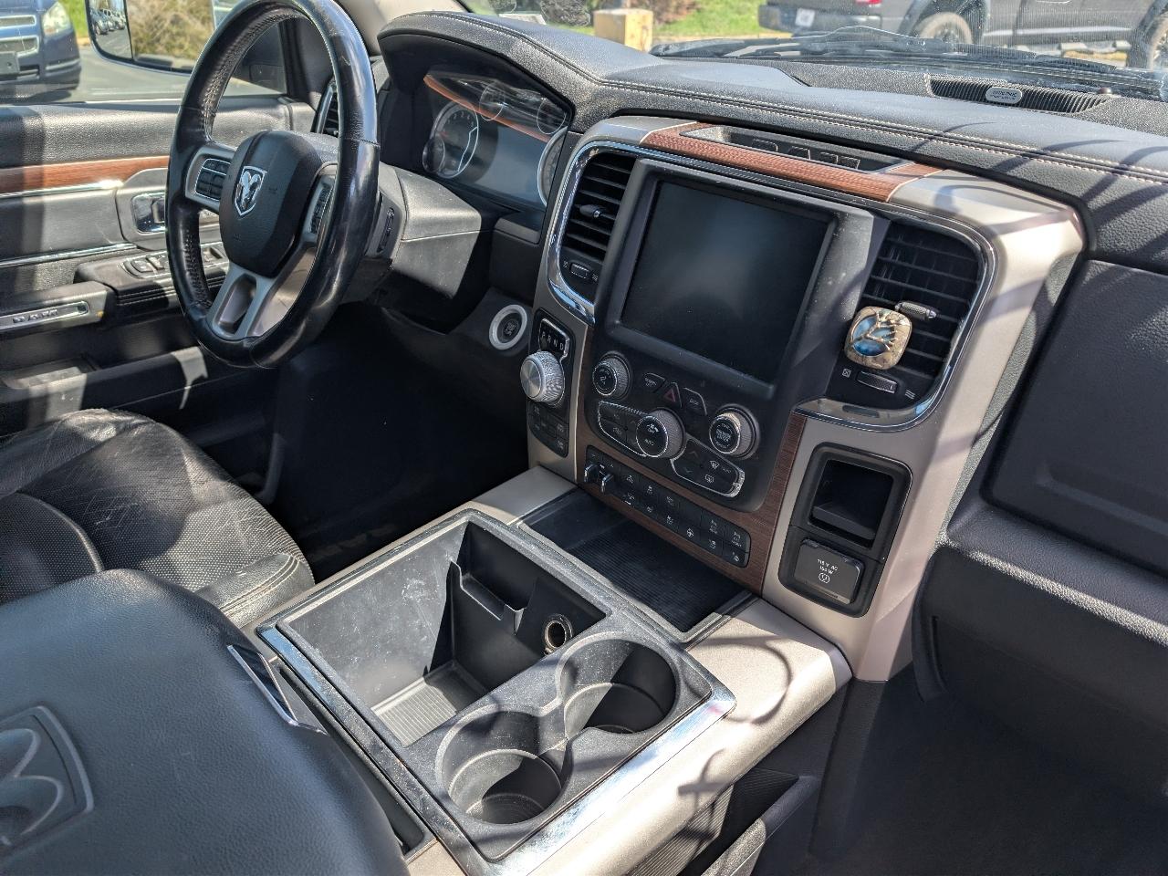 RAM 1500 Laramie Crew Cab LWB 4WD 2014