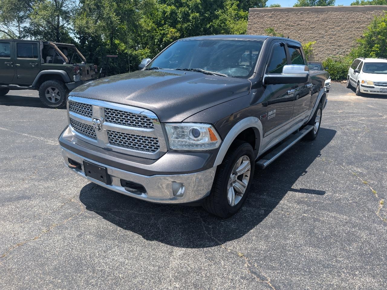 RAM 1500 Laramie Crew Cab LWB 4WD 2014