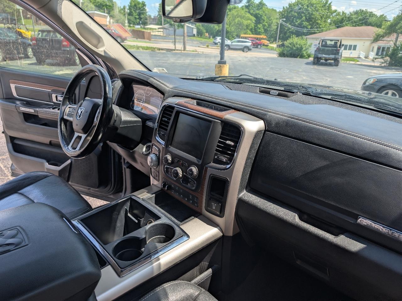 RAM 1500 Laramie Crew Cab LWB 4WD 2014