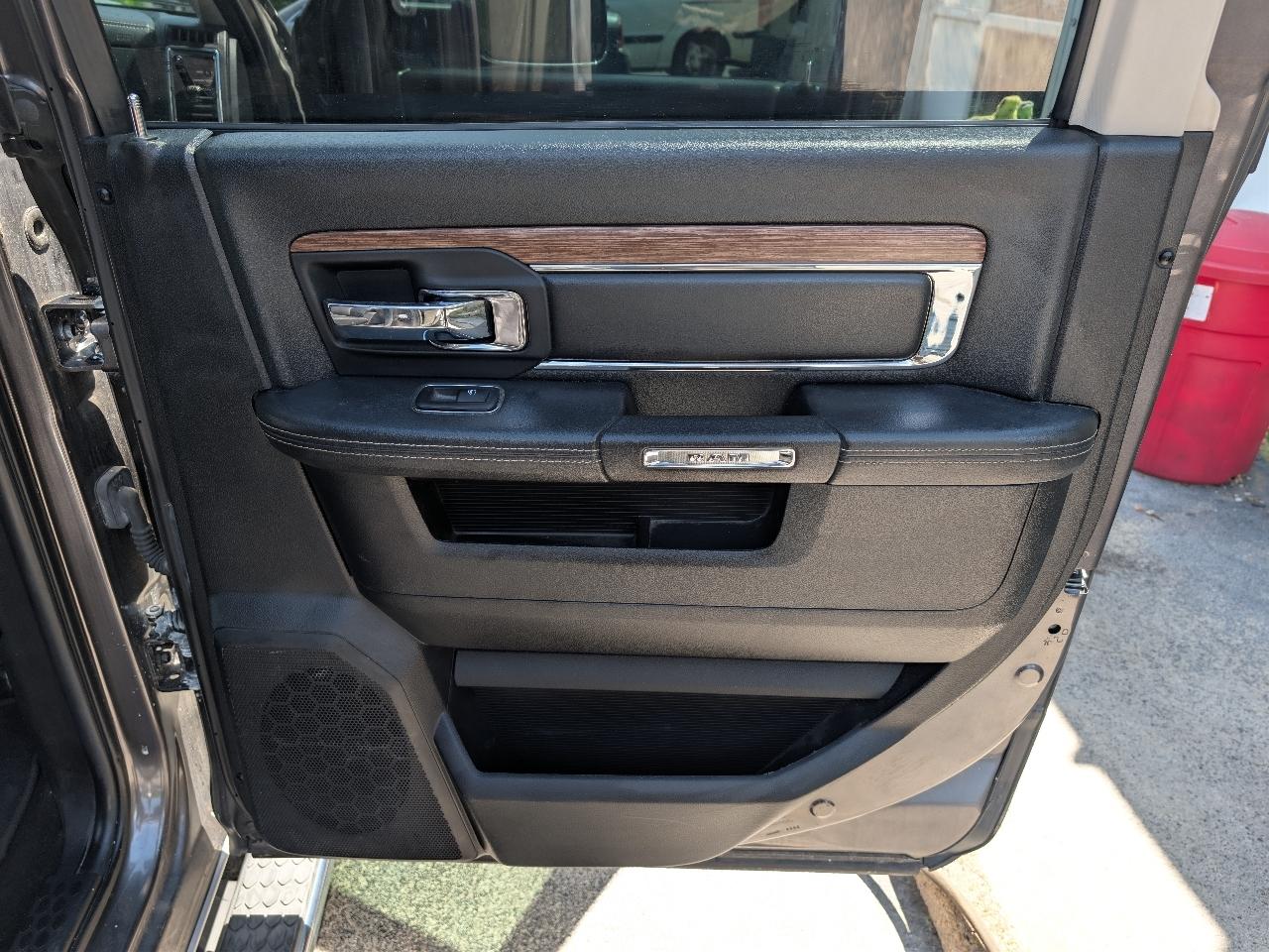 RAM 1500 Laramie Crew Cab LWB 4WD 2014