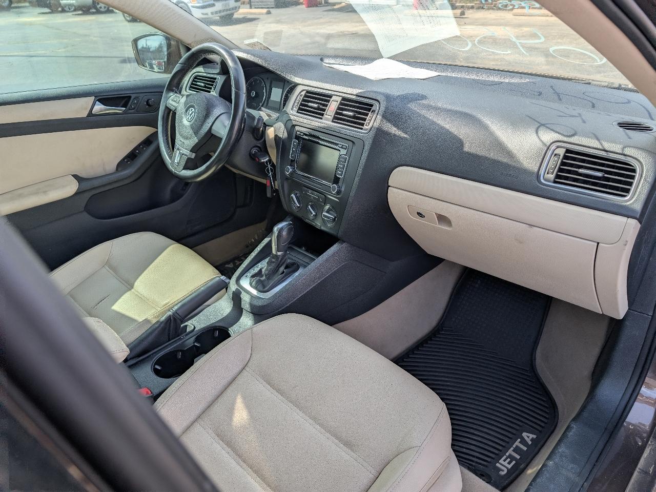 Volkswagen Jetta SE 2012