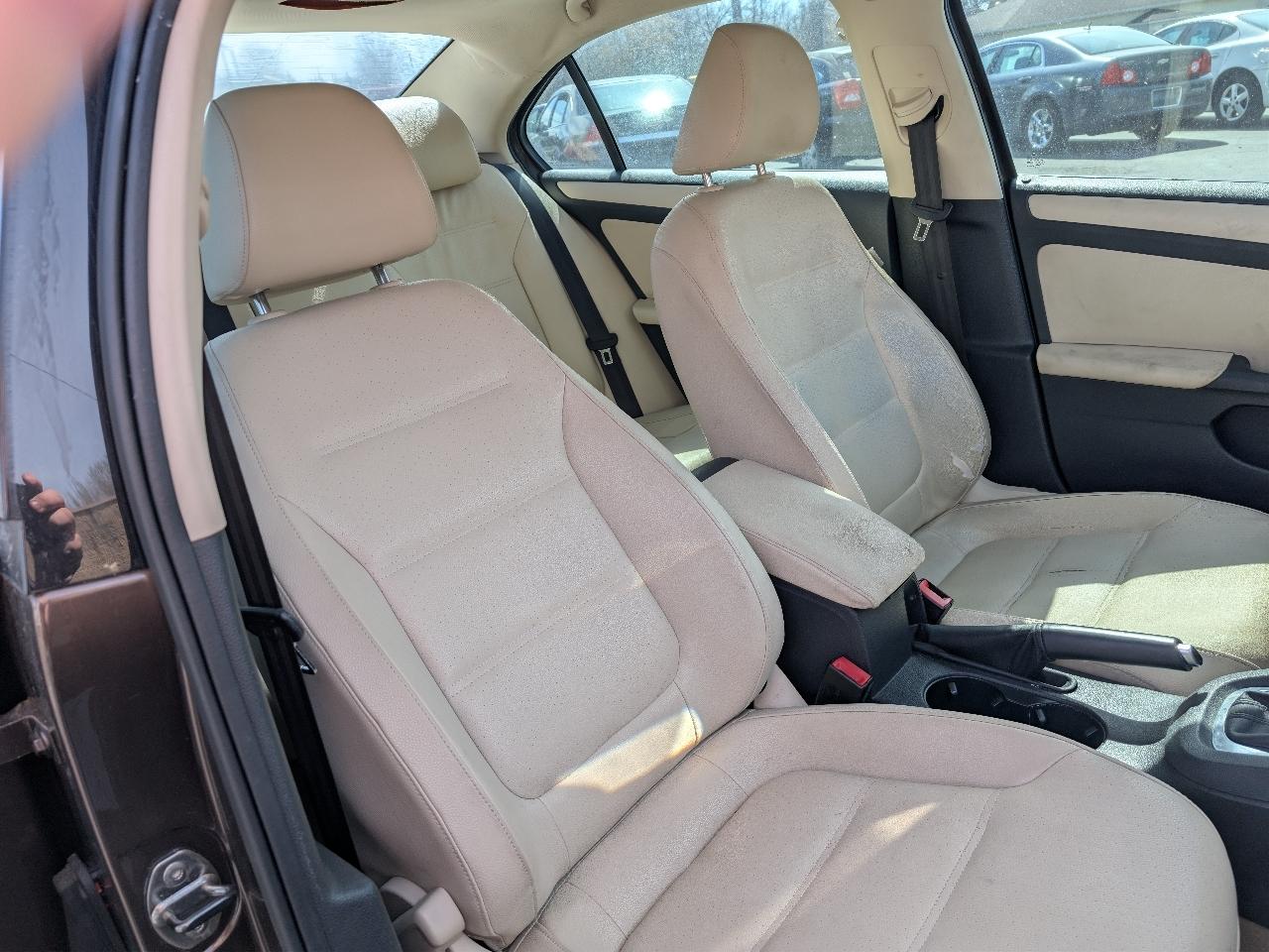 Volkswagen Jetta SE 2012