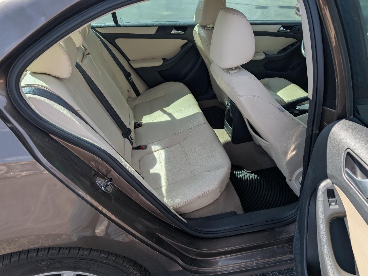 Volkswagen Jetta SE 2012