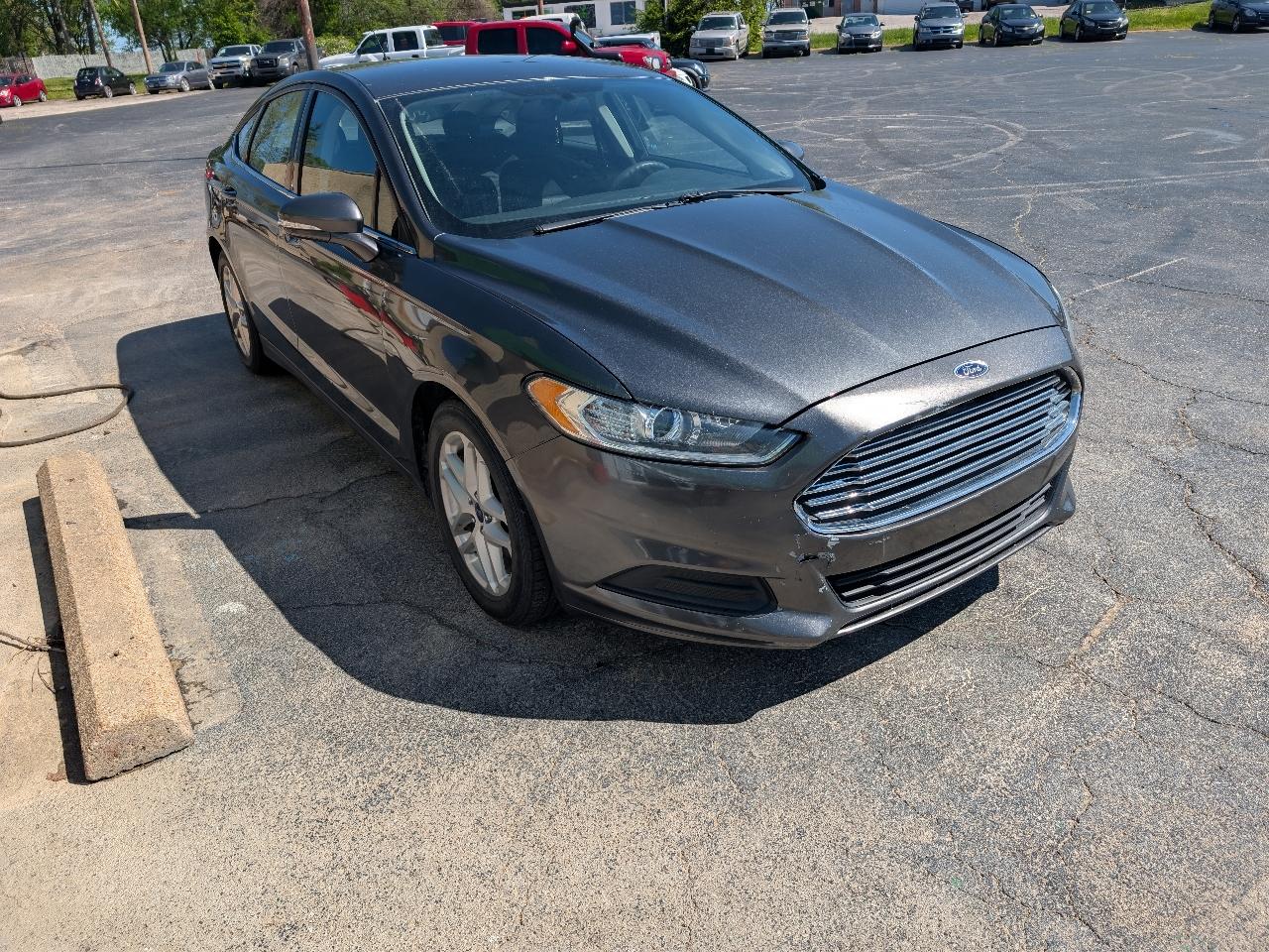 Ford Fusion SE 2016