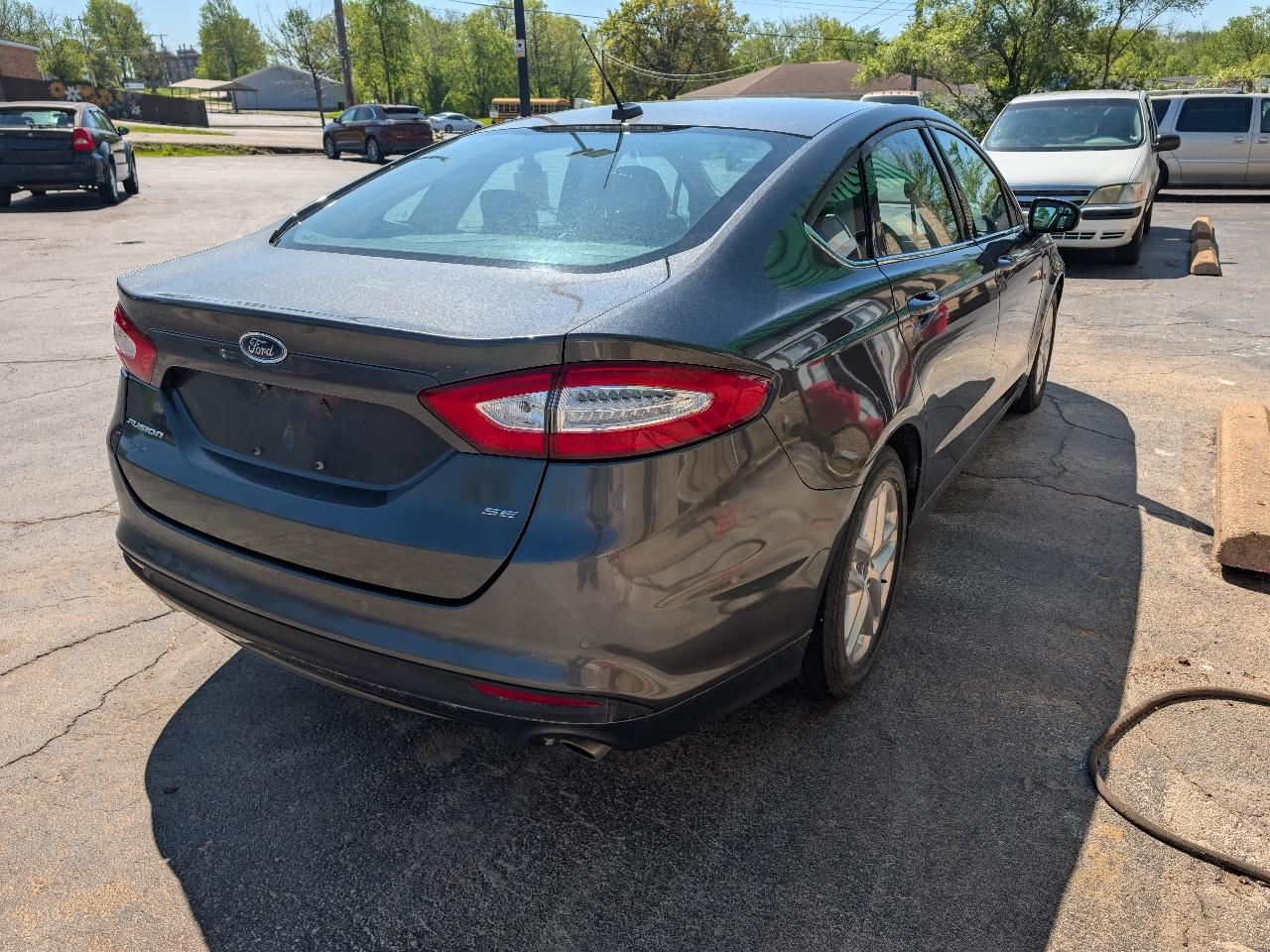 Ford Fusion SE 2016